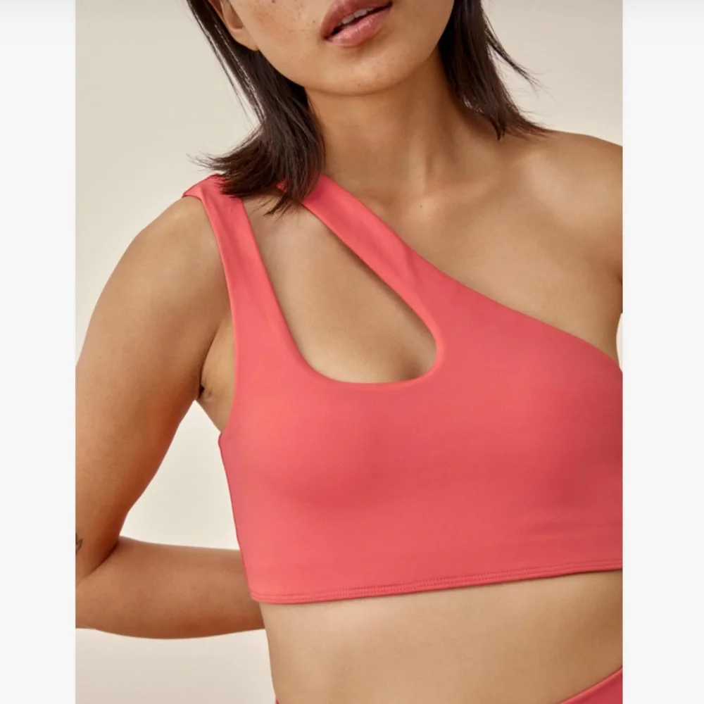 Reformation EcoMove Simone Bra in Hot Coral NWT Medium - Picture 2 of 8